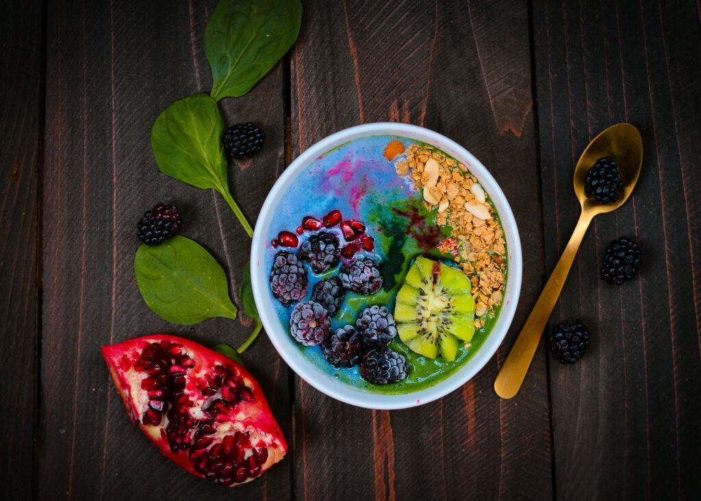 A highly nutritious bowel of food with many colours and textures that can aid in satiation and fat loss