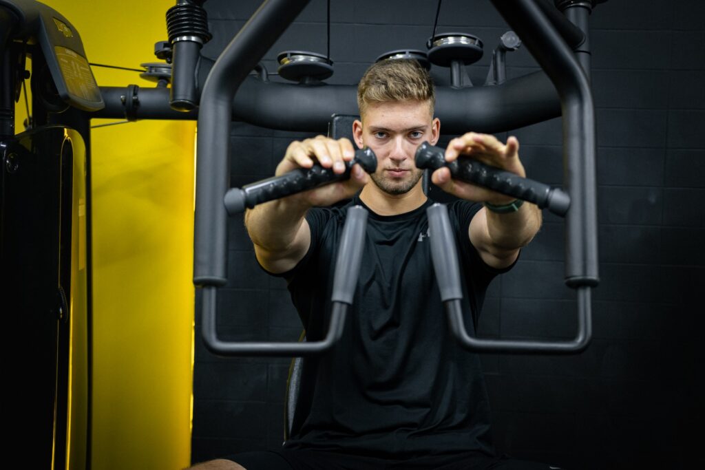 Lifter who has overcome injury going back to normal exercise